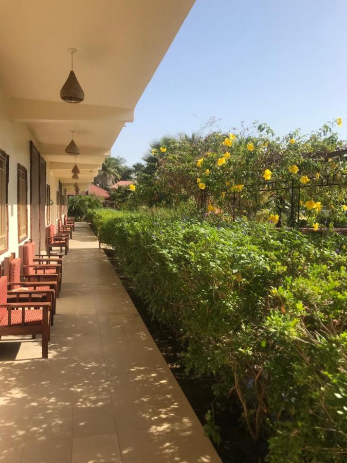 Bamboo Garden Hotel Serrekunda Exterior photo