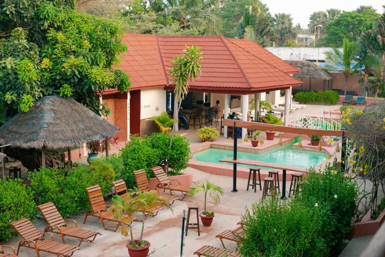 Bamboo Garden Hotel Serrekunda Exterior photo