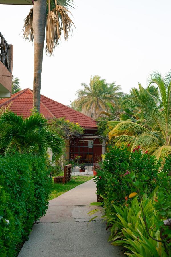 Bamboo Garden Hotel Serrekunda Exterior photo