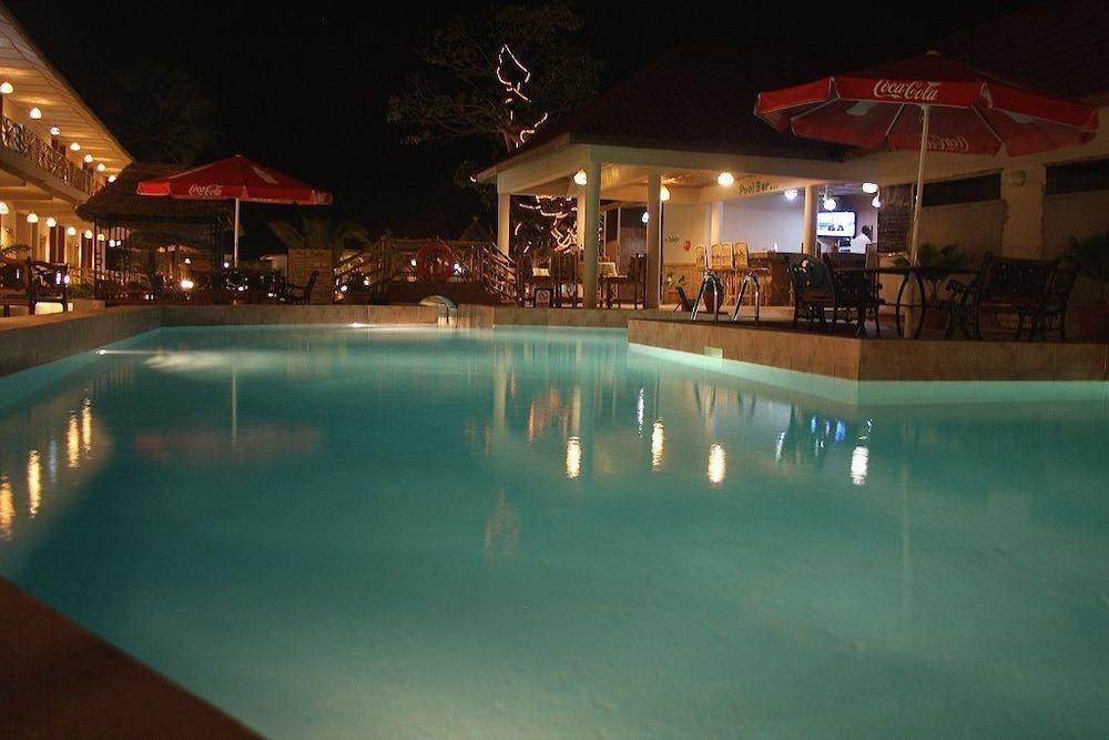 Bamboo Garden Hotel Serrekunda Exterior photo