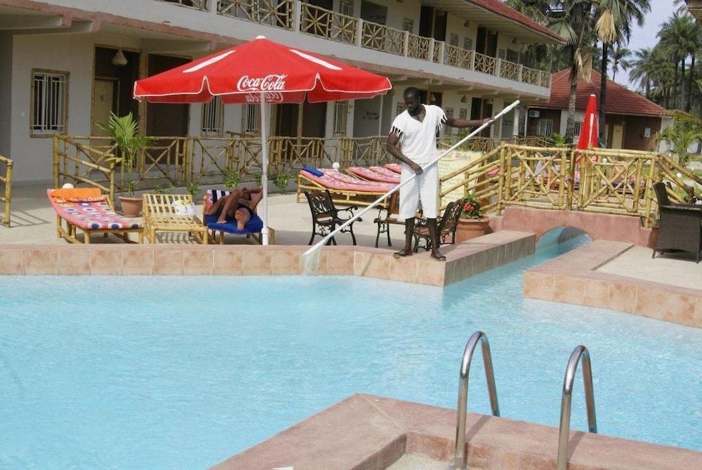 Bamboo Garden Hotel Serrekunda Exterior photo
